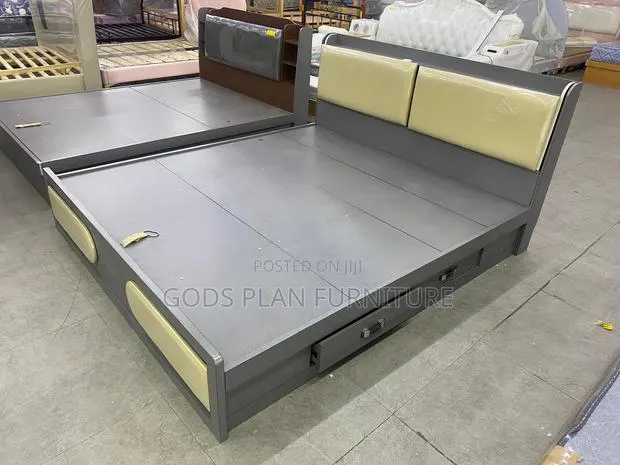 Queen Size Bed Frame · Photo 1