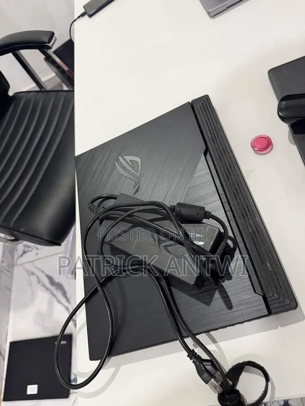 Laptop Asus ROG Strix G15 G512 16GB Intel Core i7 SSD 1.5T · Photo 1