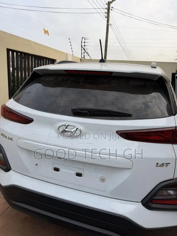Hyundai Kona 2018 White · Photo 1
