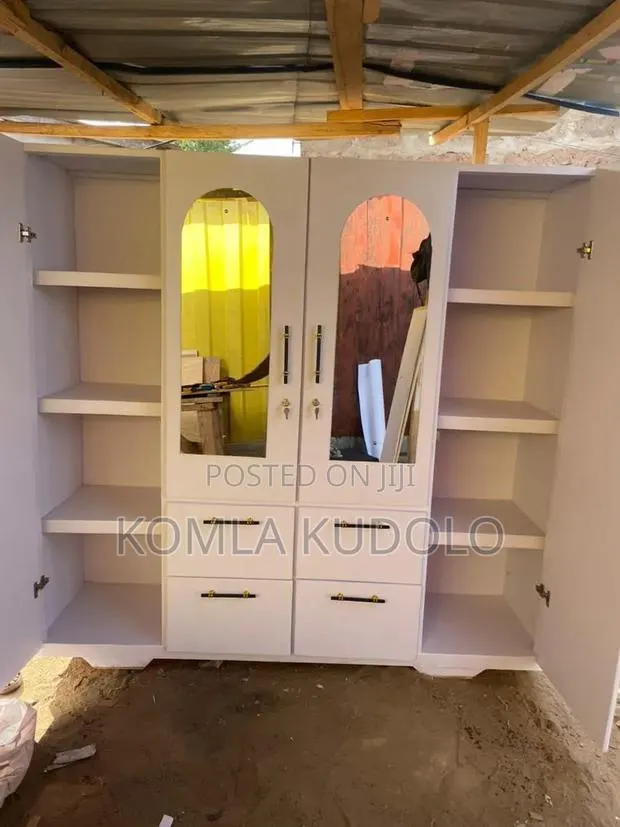 Wardrobe 4in1 · Photo 1