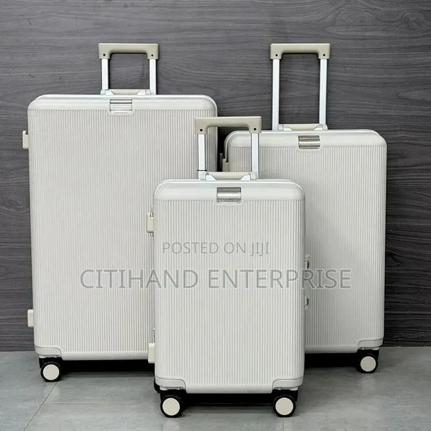 Classy Suitcase Luggage/ Travelling Bag