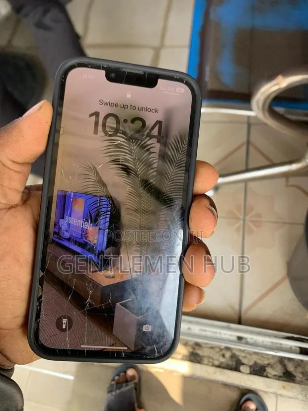 Apple iPhone 13 128 GB Green · Photo 1