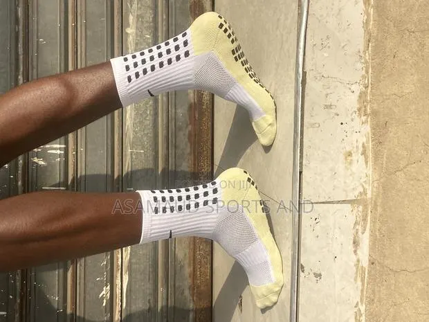 Original Sports Grip Socks Available at Cool Price · Photo 1