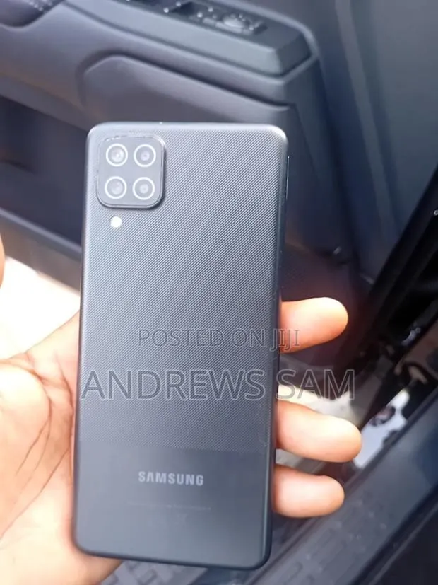 Samsung Galaxy A12 64 GB Black · Photo 1