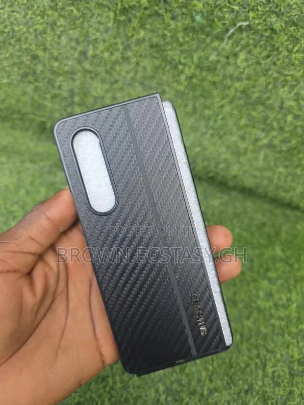 Carbon Fiber Case for Galaxy Fold 3 and Fold 5 · Photo 1