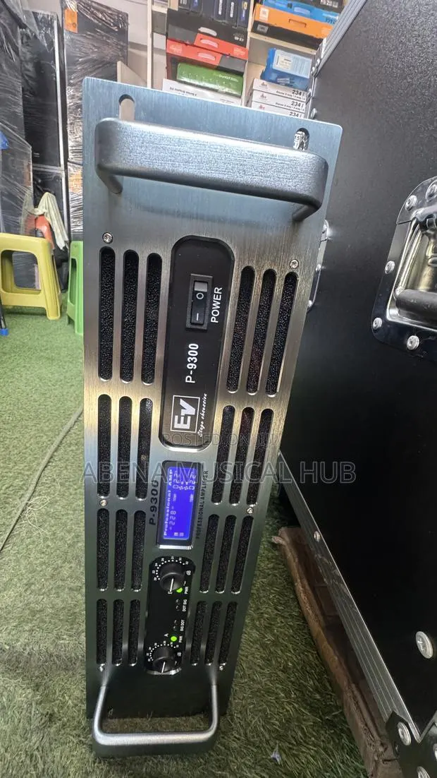 Ev P9300 Amplifier Original · Photo 1