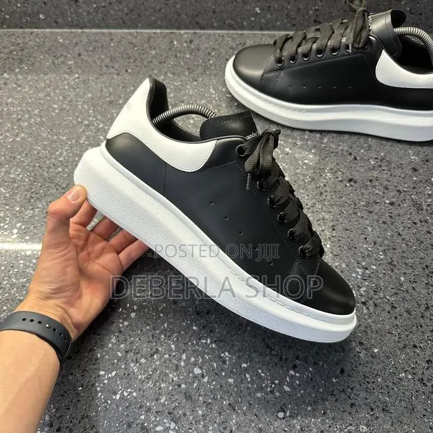 Alexander McQueen Sneakers · Photo 1