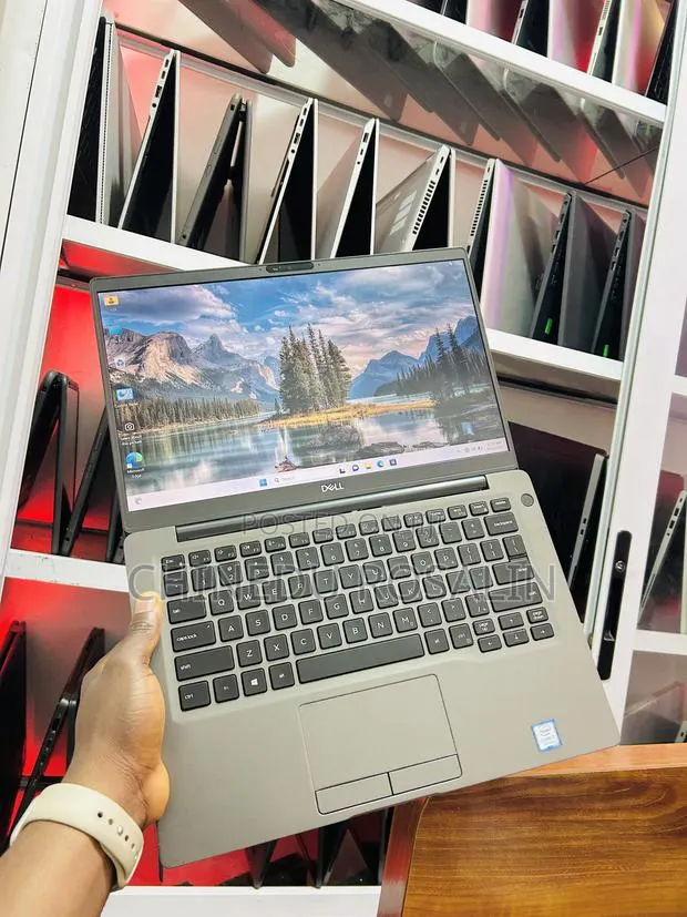 Laptop Dell Latitude 7400 16GB Intel Core i7 SSD 256GB · Photo 1