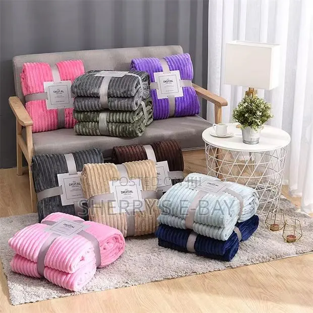 Flannel Fleece Blanket · Photo 1