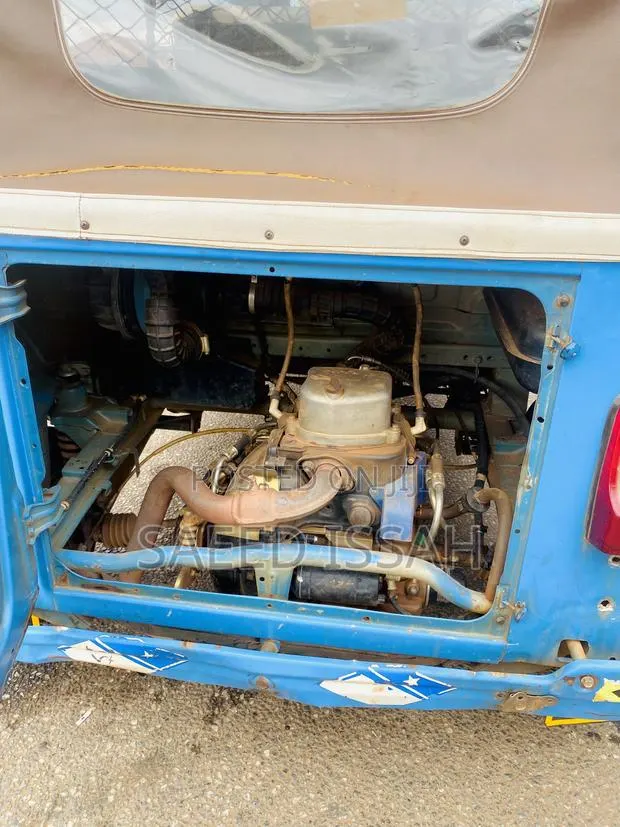 Bajaj RE 2025 Blue · Photo 1