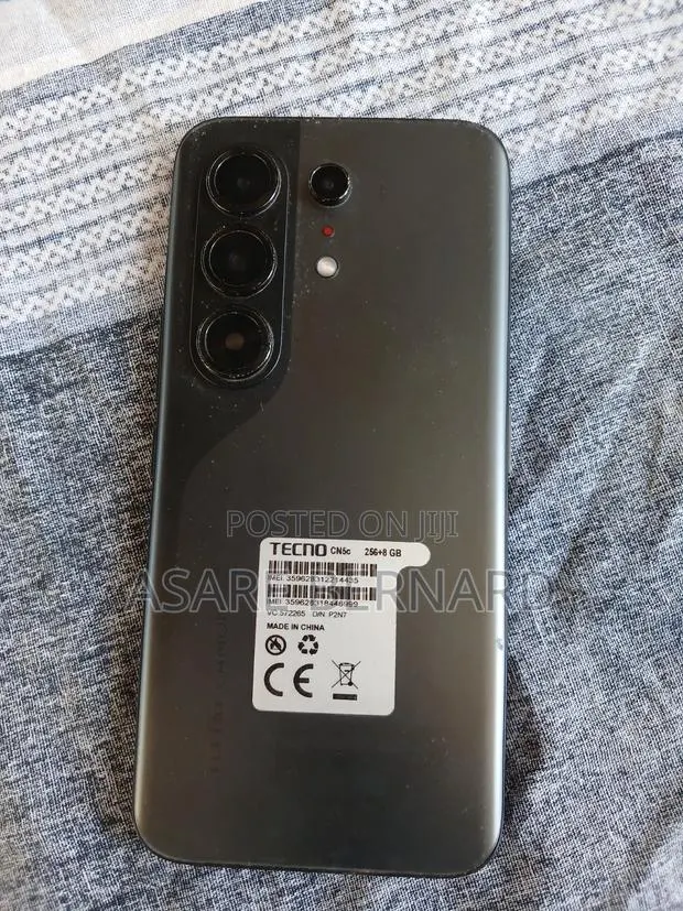 Tecno Camon 50 Pro 256 GB Gray · Photo 1