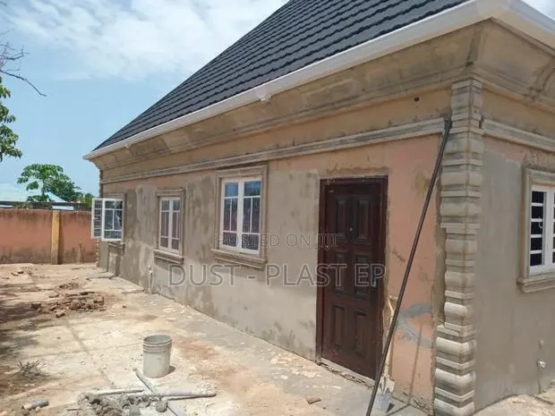Construction · Photo 1