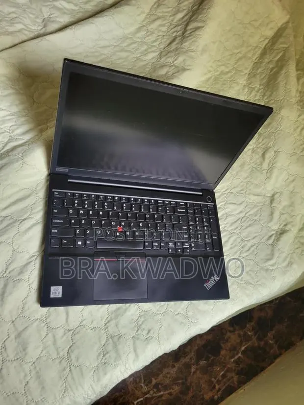 Laptop Lenovo ThinkPad E15 16GB Intel Core i5 SSD 512GB · Photo 1