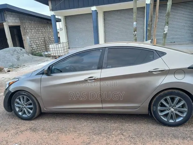 Hyundai Elantra SE 4dr Sedan (1.8L 4cyl 6A) 2014 Brown · Photo 1