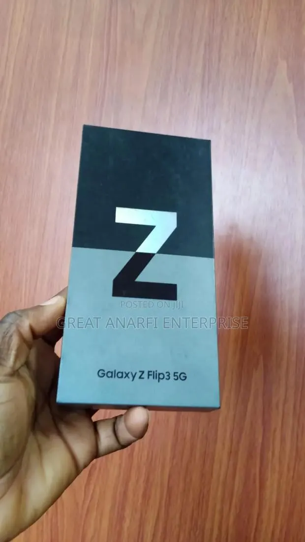 New Samsung Galaxy Z Flip 3 128 GB Gray · Photo 1