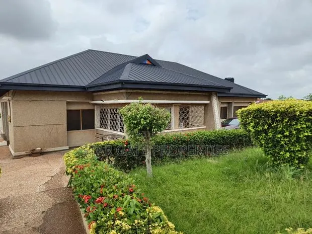 5bdrm House in Suame, Kumasi Metropolitan for sale · Photo 1