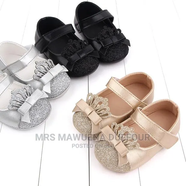Kids Shoes · Photo 1