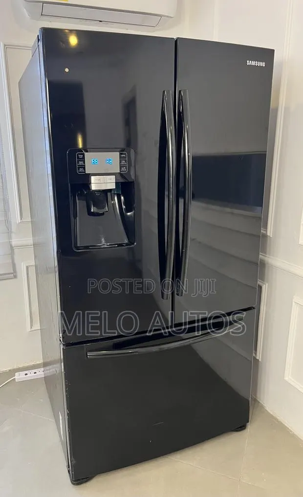 SAMSUNG Refrigerator · Photo 1