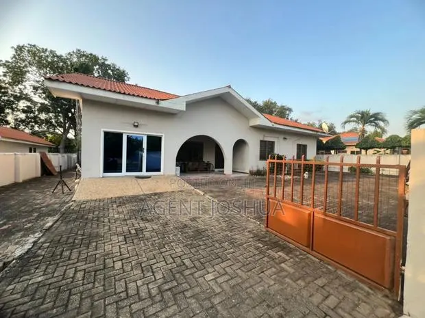 4bdrm House in Regimanuel Estate, Spintex for rent · Photo 1