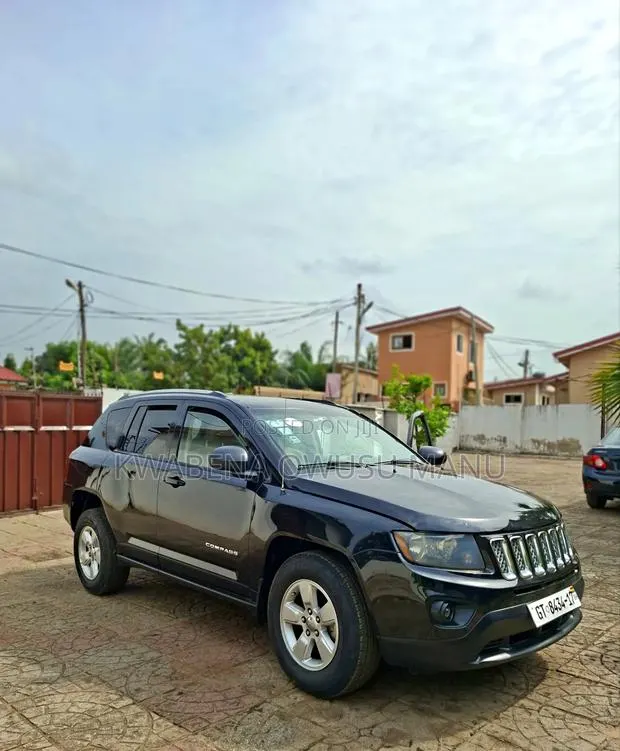 Jeep Compass Limited 4dr SUV (2.4L 4cyl 6A) 2014 Black · Photo 1