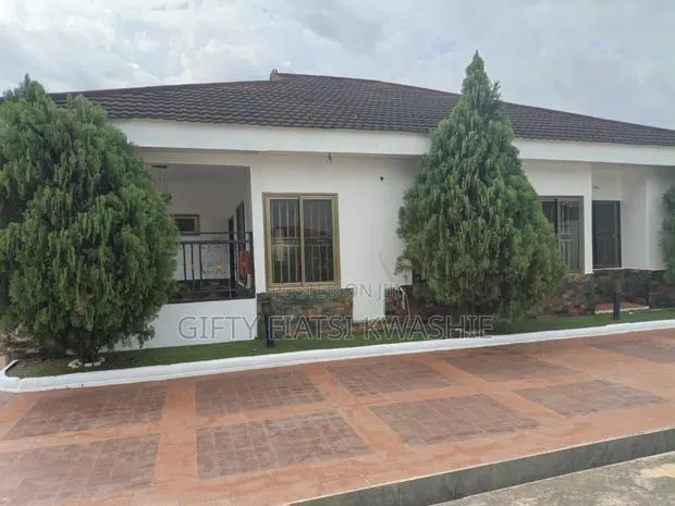 4bdrm House in Parakou Estate, Kumasi Metropolitan for rent · Photo 1
