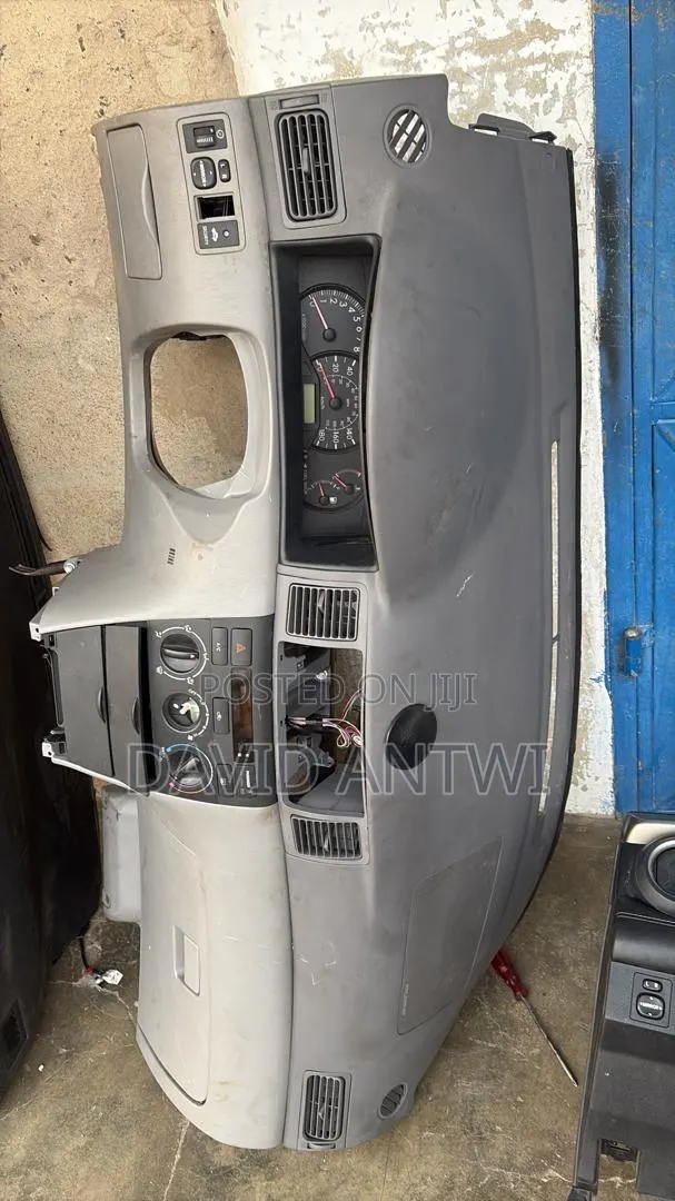 Corolla 2006 Complete Dashboard and Chevrolet Spark Instrument · Photo 1
