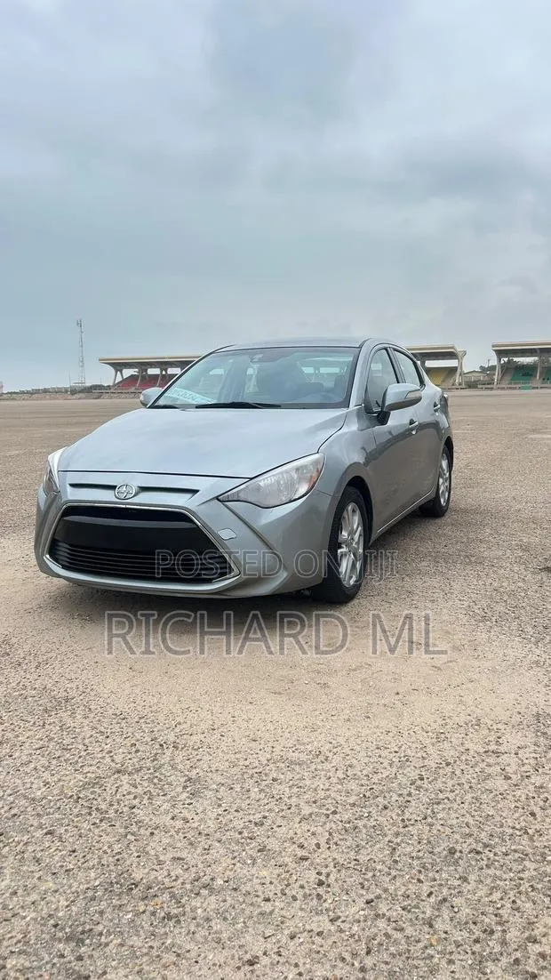Scion iA Base 2016 Silver