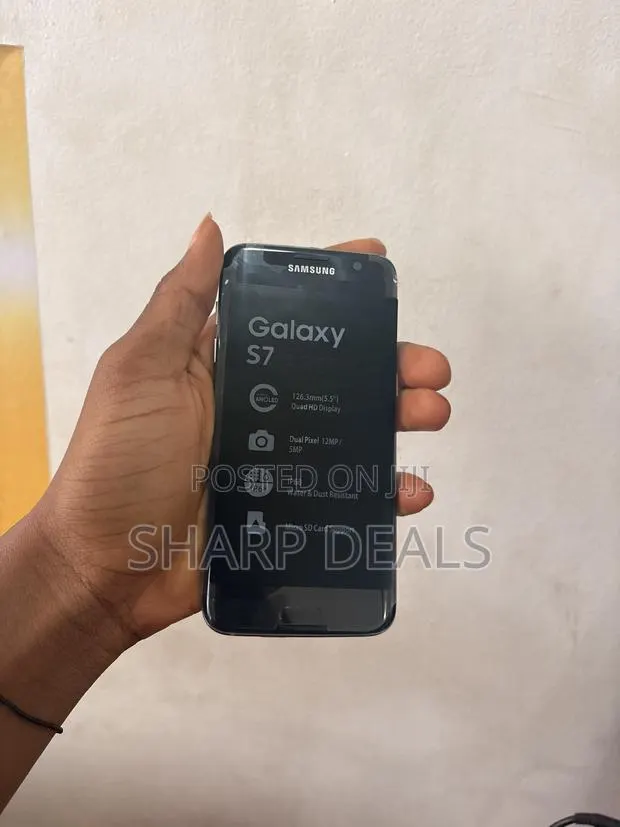 Samsung Galaxy S7 edge 32 GB Black · Photo 1