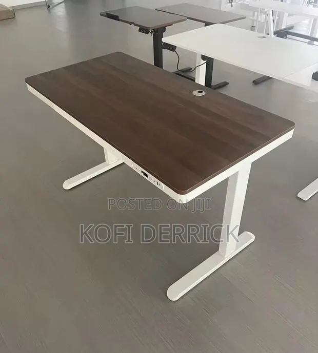 Electric Adjustable Height Desk (140 X 60) · Photo 2