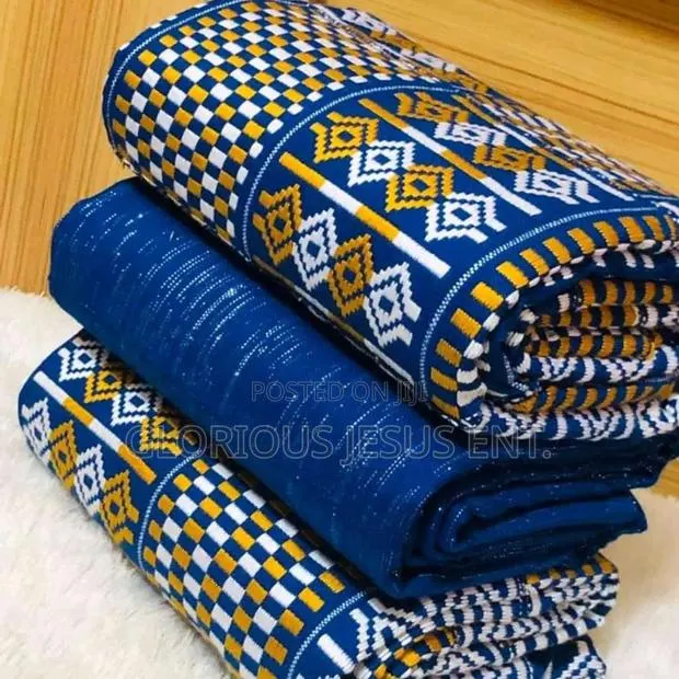 Hand Weaving Kente · Photo 1
