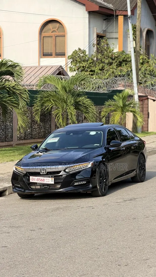 Honda Accord Touring 2018 Black · Photo 1