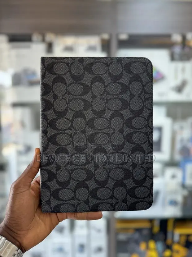 Apple iPad 11 A16 / 10th Gen Cases · Photo 1