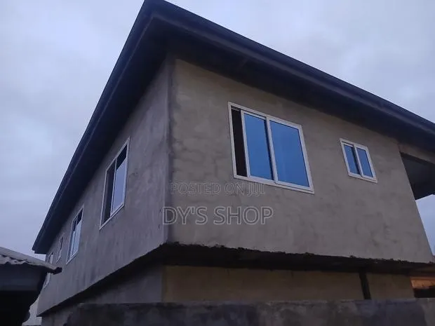 7bdrm House in Kumasi Metropolitan for sale · Photo 1
