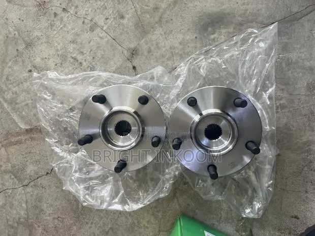 Mitsubishi Outlander 2016 2017 2018 Back Hubs · Photo 1