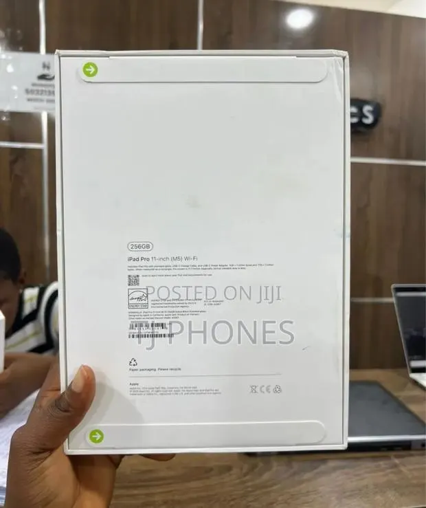 New Apple iPad Pro 11 (2025) 256 GB Black · Photo 1
