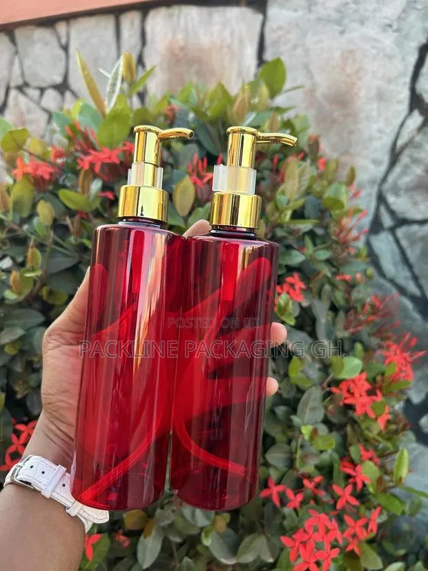 250ml Pet Cosmetic Lotion Bottle With Gold Pump · Photo 1