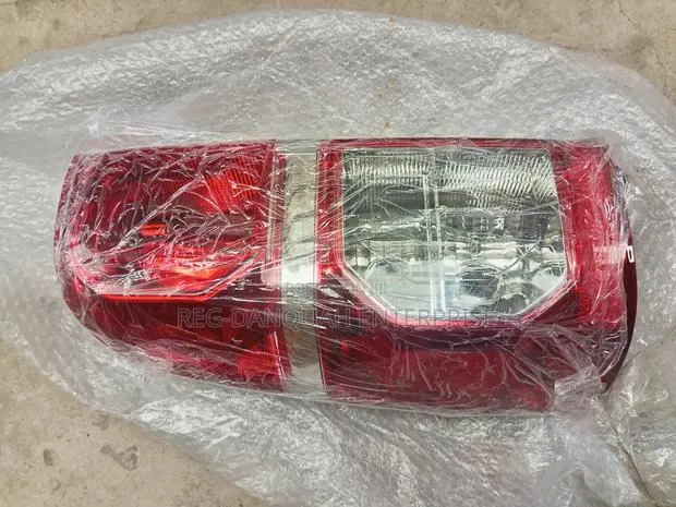 Toyota Hilux 2011,2012,2013 Taillight Pair · Photo 1