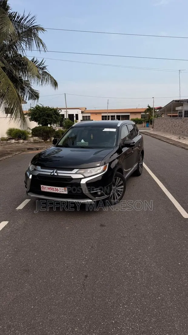 Mitsubishi Outlander SE AWC 2019 Black · Photo 1