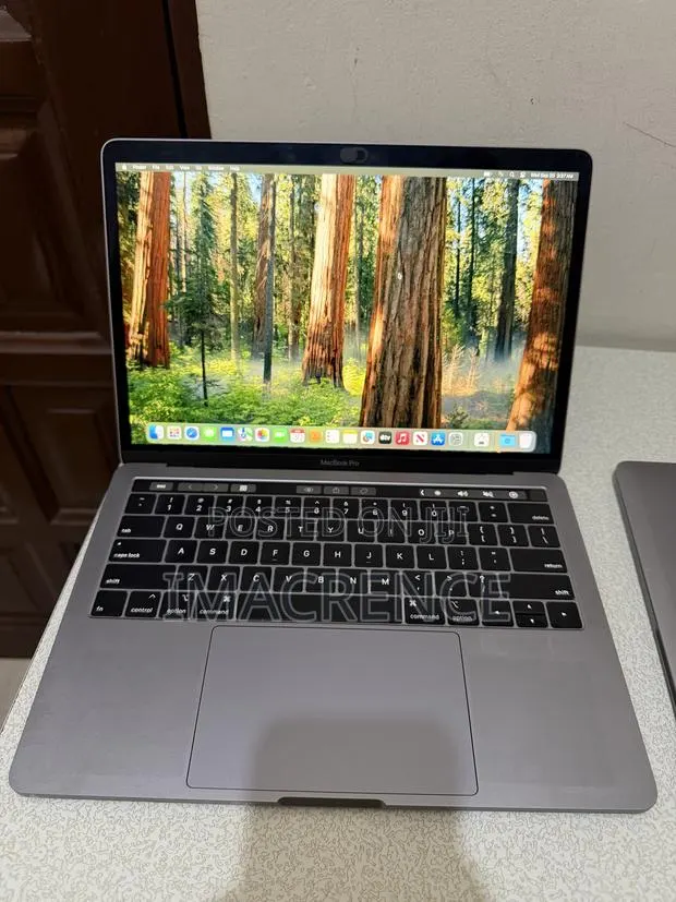 Laptop Apple MacBook Pro 2019 8GB Intel Core i7 SSD 256GB · Photo 1