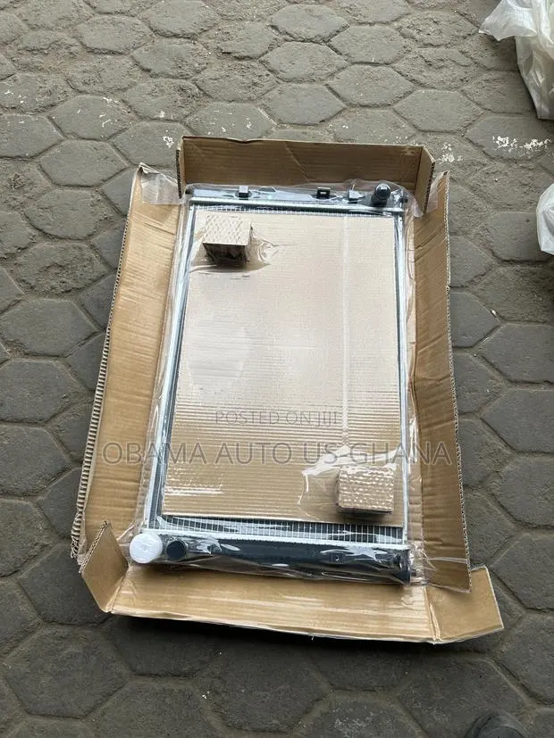 Honda Civic Radiator Water Tank 2016 2017 2018 2019 2020 2021 · Photo 1