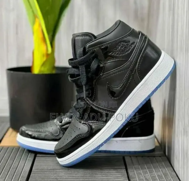 Air Jordan 1 Low Se In Different Styles, Swipe >>>> · Photo 1