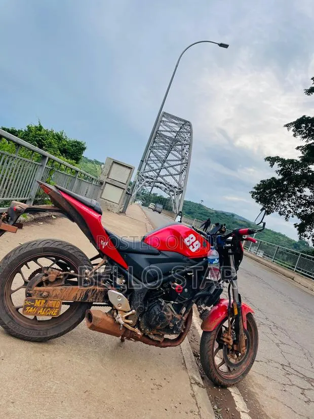 Yamaha YZF-R 2016 Red · Photo 1