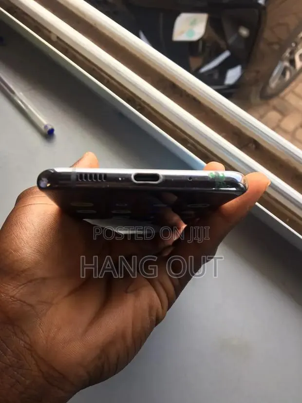 Samsung Galaxy S20+ 128 GB Gray · Photo 1