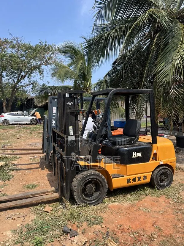 3.5 Ton Forklift for Rent · Photo 1