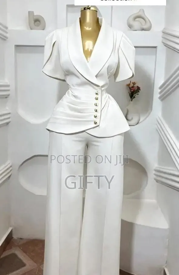 Ladies Suits · Photo 1