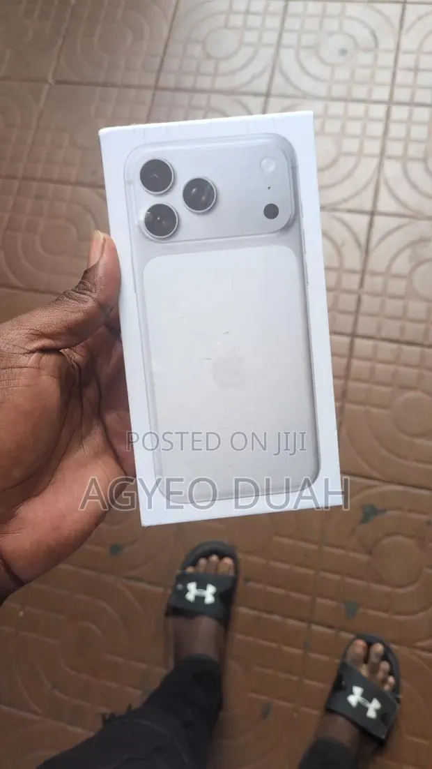 New Apple iPhone 17 Pro Max 2 TB White · Photo 1