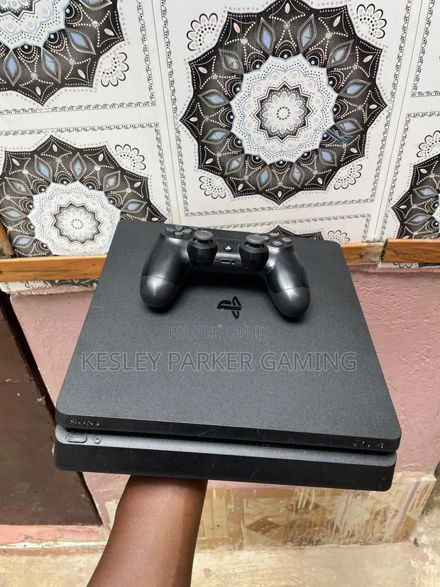 Ps4 Slim Jailbreak With 8 Solid Games · Photo 1