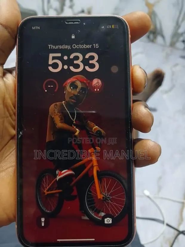 Apple iPhone XR 64 GB Orange · Photo 1