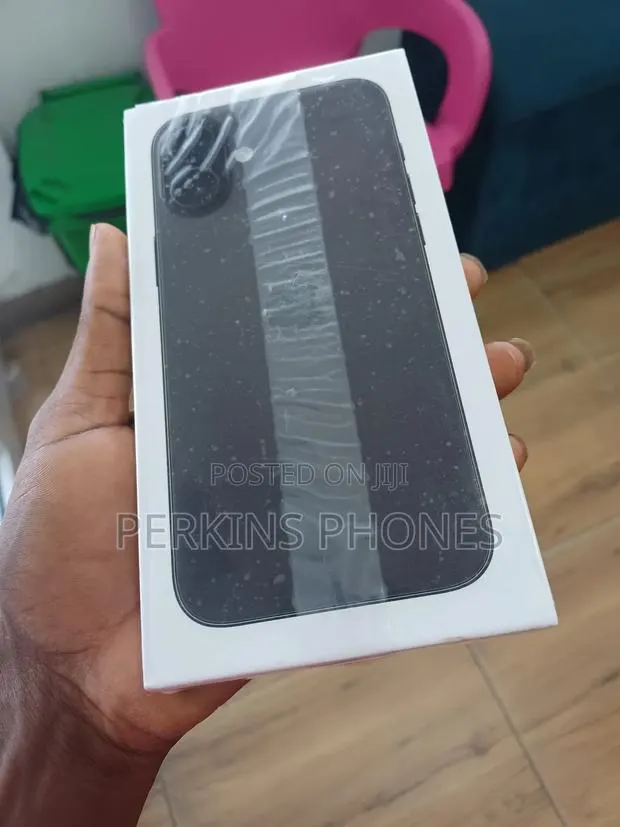 New Apple iPhone 16 128 GB Black