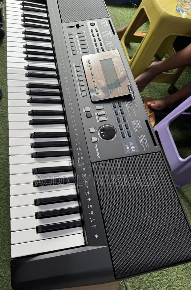 GLS /PSR -500keyboard · Photo 1